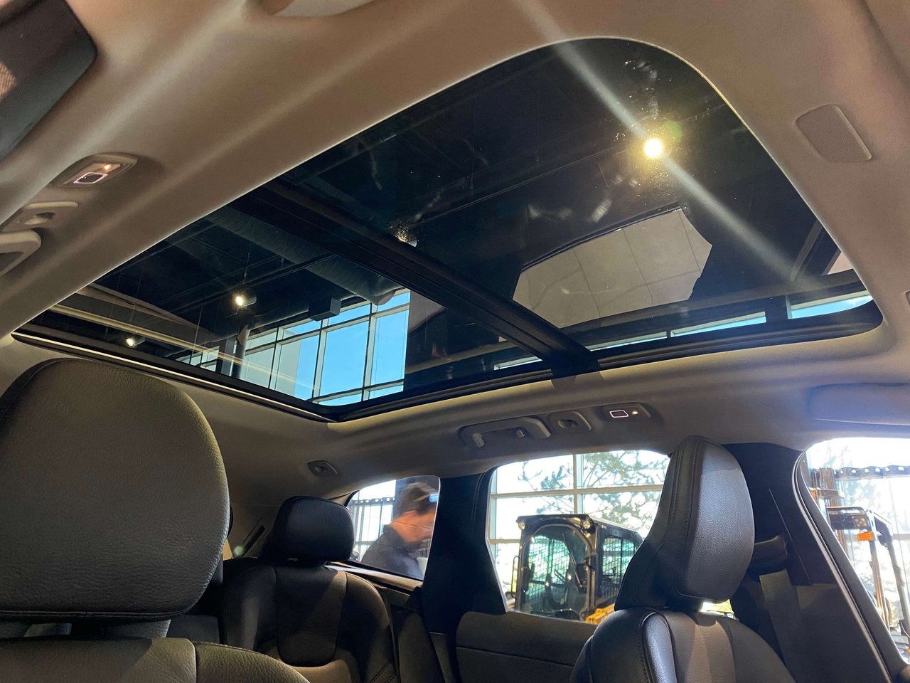 2024 Volvo XC60 B5 AWD Plus Dark Theme-24