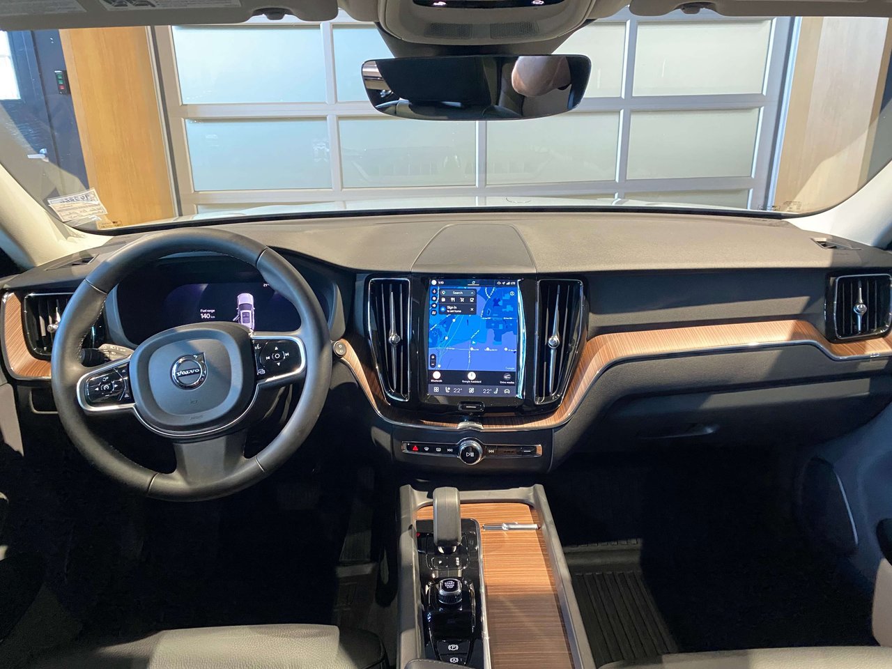 2024 Volvo XC60 B5 AWD Plus Dark Theme-10
