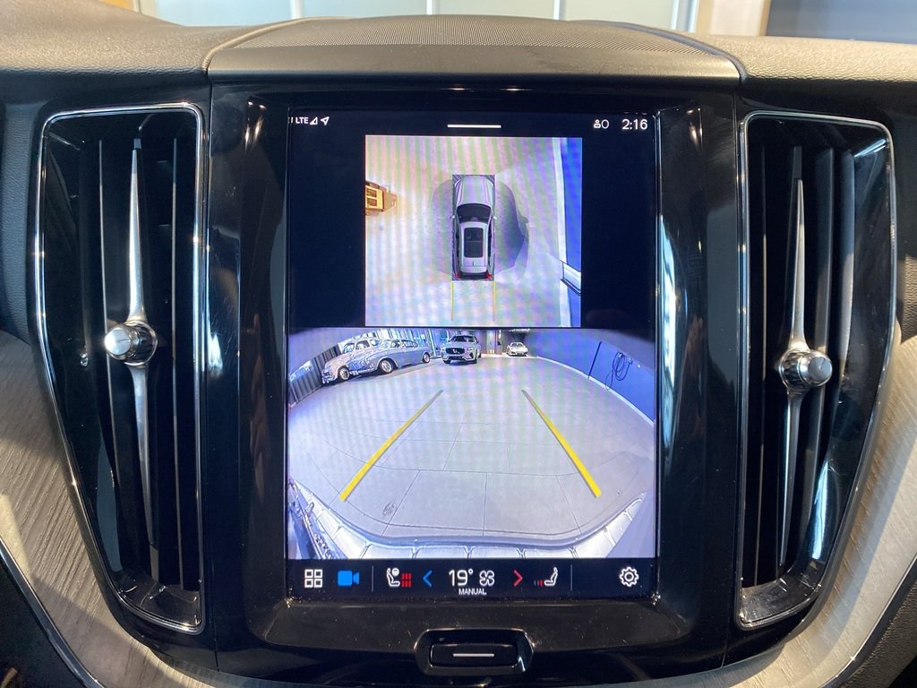 2025 Volvo XC60 B5 AWD Plus Dark Theme-16