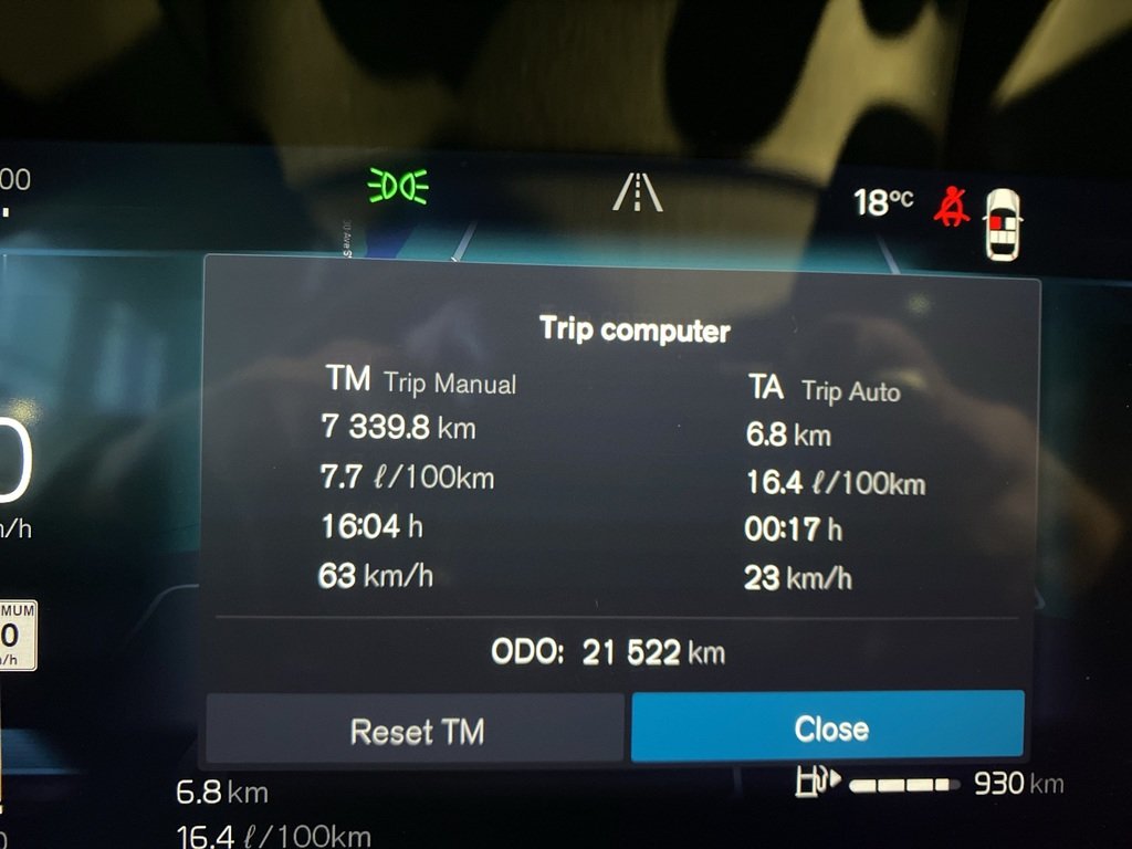 2025 Volvo XC60 B5 AWD Plus Dark Theme-15