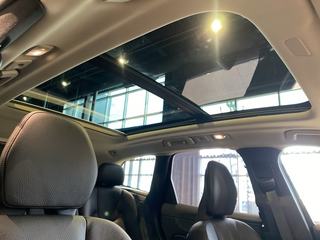 2025 Volvo XC60 B5 AWD Plus Dark Theme-24