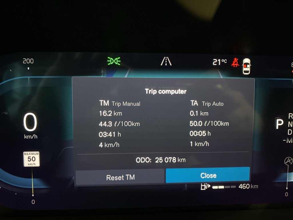 2025 Volvo XC60 B5 AWD Plus Dark Theme-15