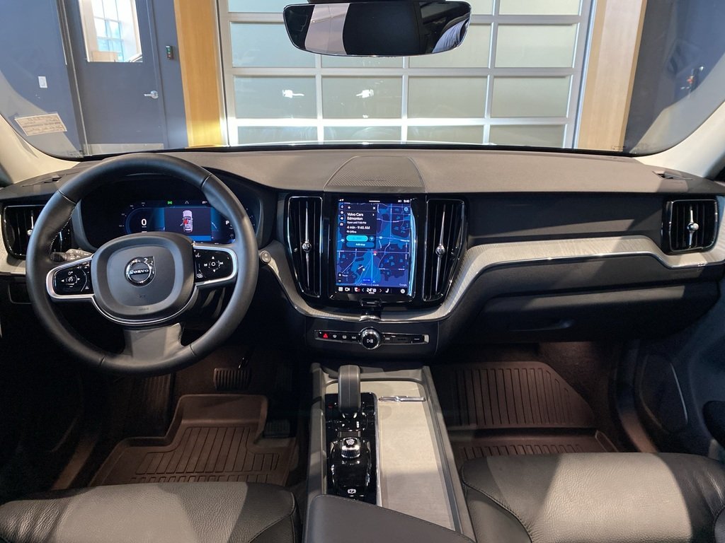 2025 Volvo XC60 B5 AWD Plus Dark Theme-10