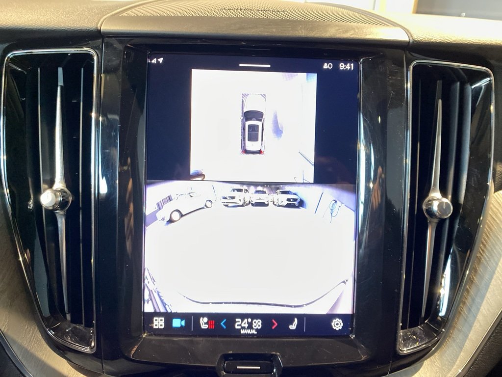 2025 Volvo XC60 B5 AWD Plus Dark Theme-16