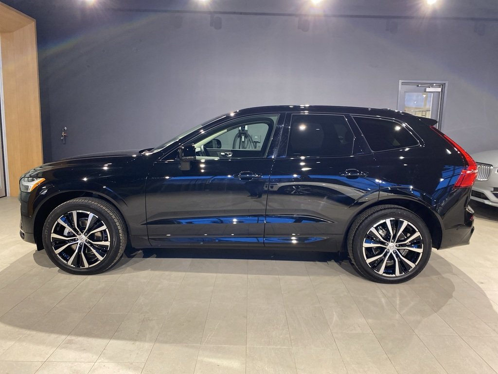 2025 Volvo XC60 B5 AWD Plus Dark Theme-1