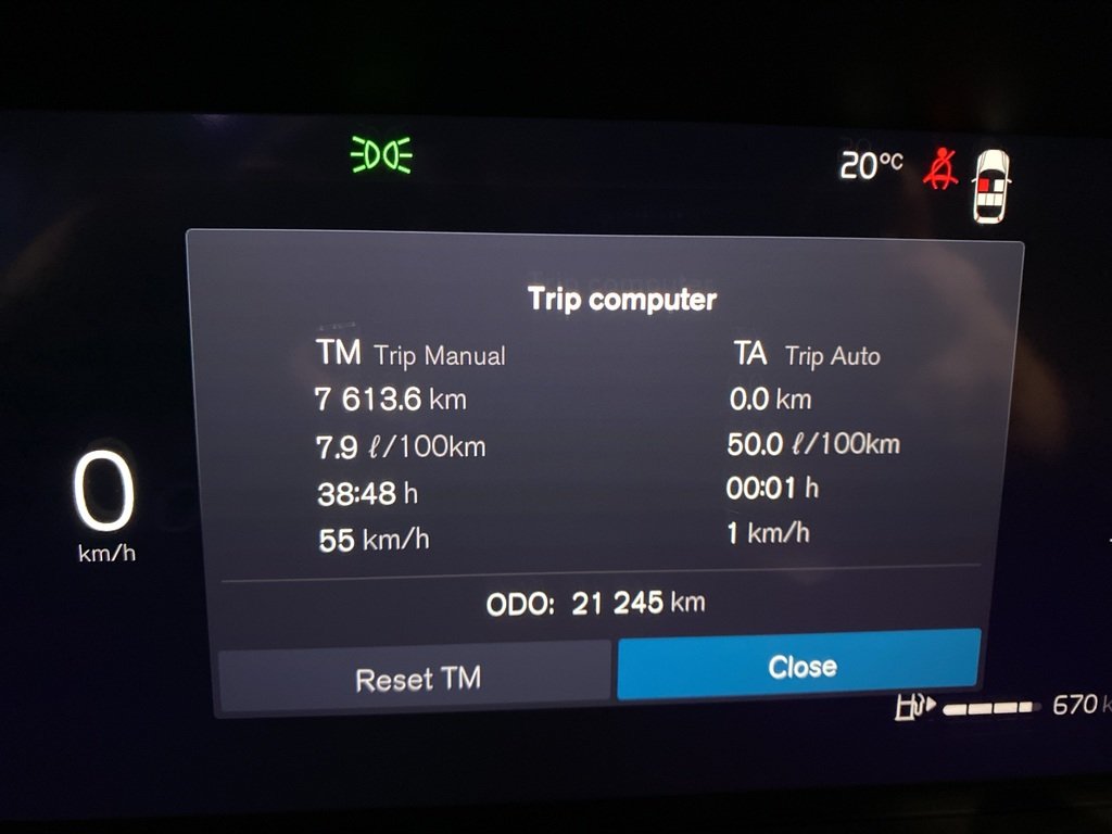 2025 Volvo XC60 B5 AWD Plus Dark Theme-15