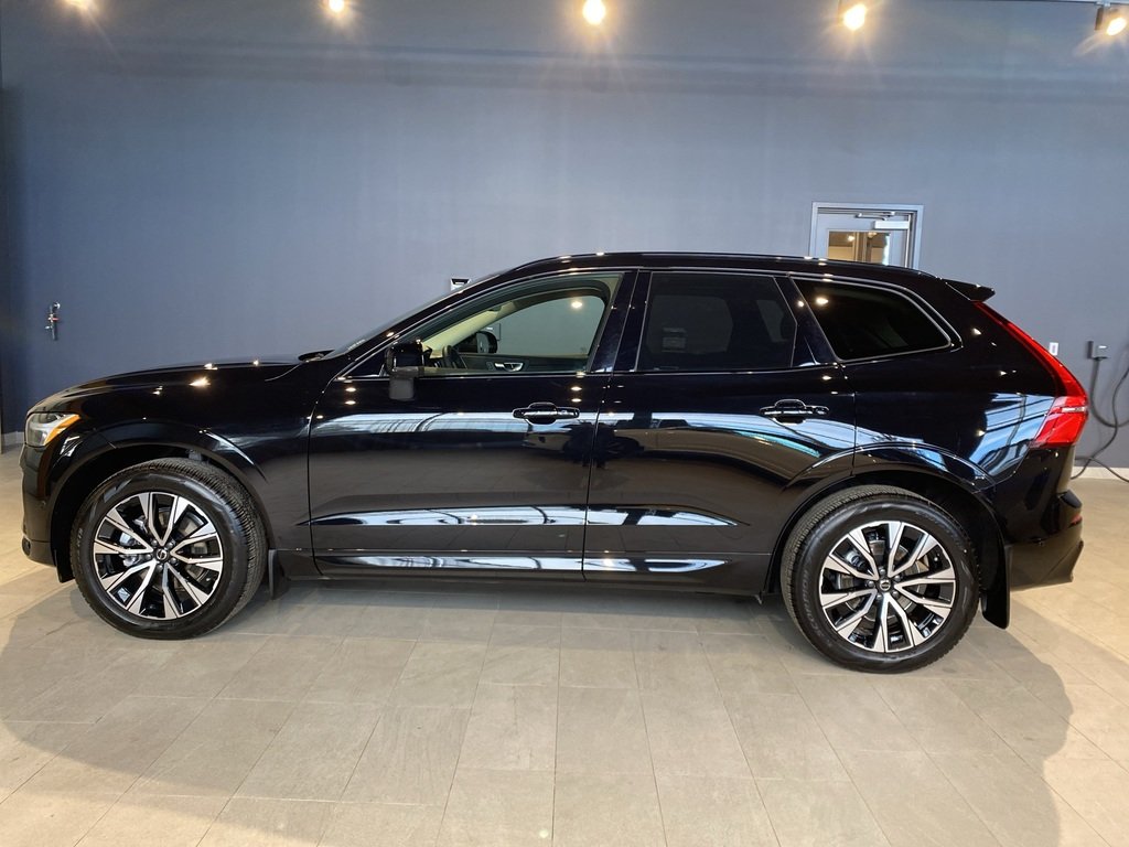 2025 Volvo XC60 B5 AWD Plus Dark Theme-1