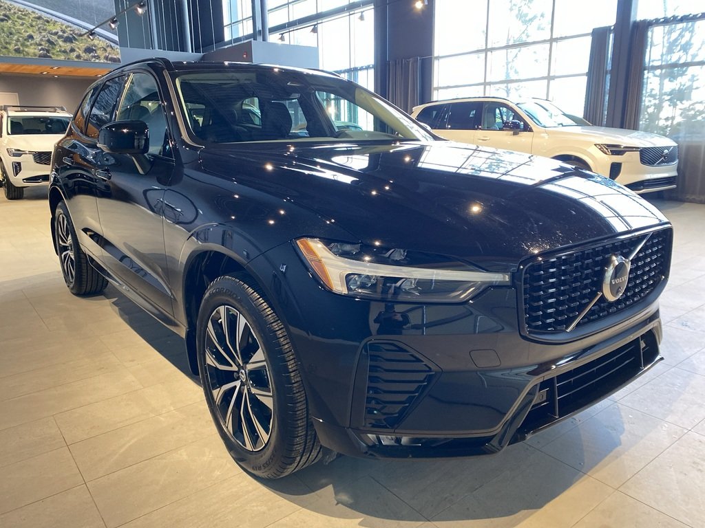 2025 Volvo XC60 B5 AWD Plus Dark Theme-6