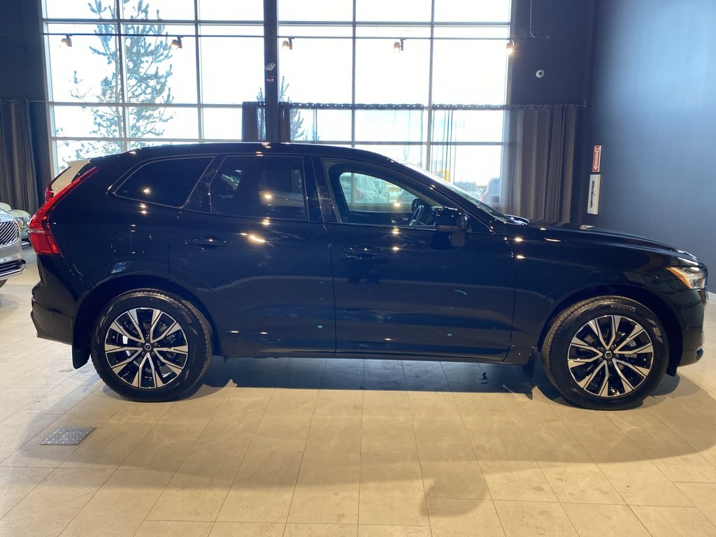 2025 Volvo XC60 B5 AWD Plus Dark Theme-5