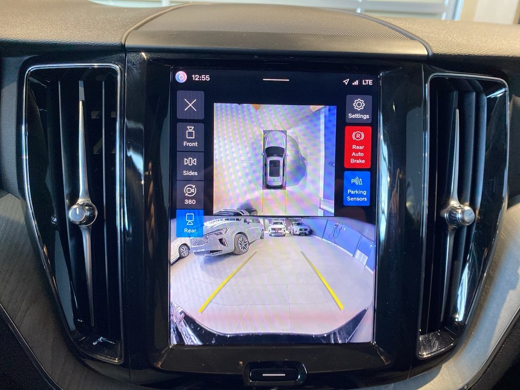 2025 Volvo XC60 B5 AWD Plus Dark Theme-16