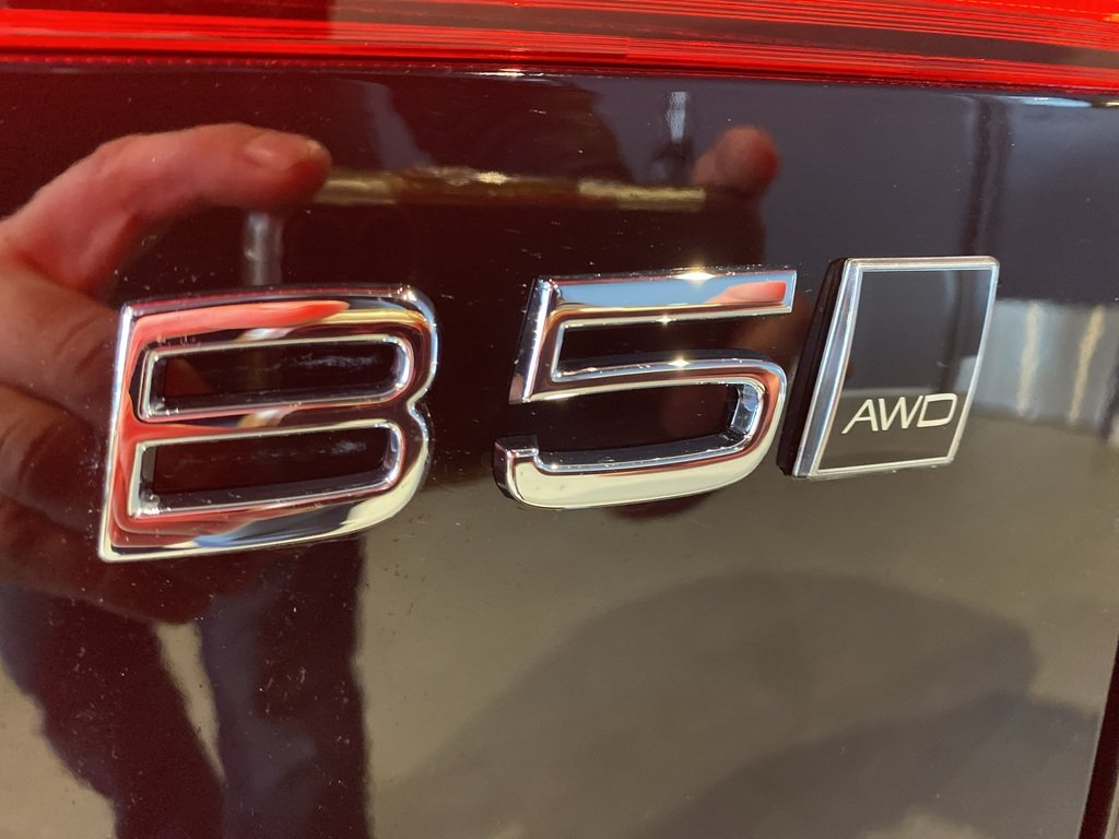 2025 Volvo XC60 B5 AWD Plus Dark Theme-26