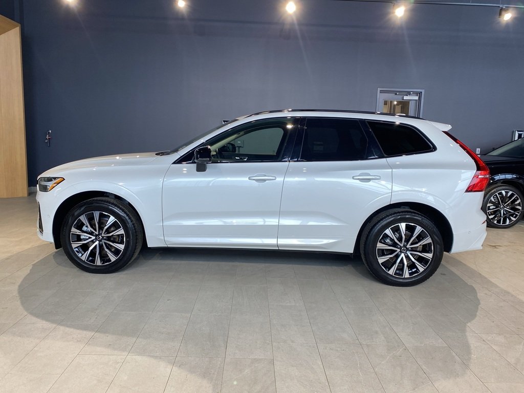 2025 Volvo XC60 B5 AWD Plus Dark Theme-1