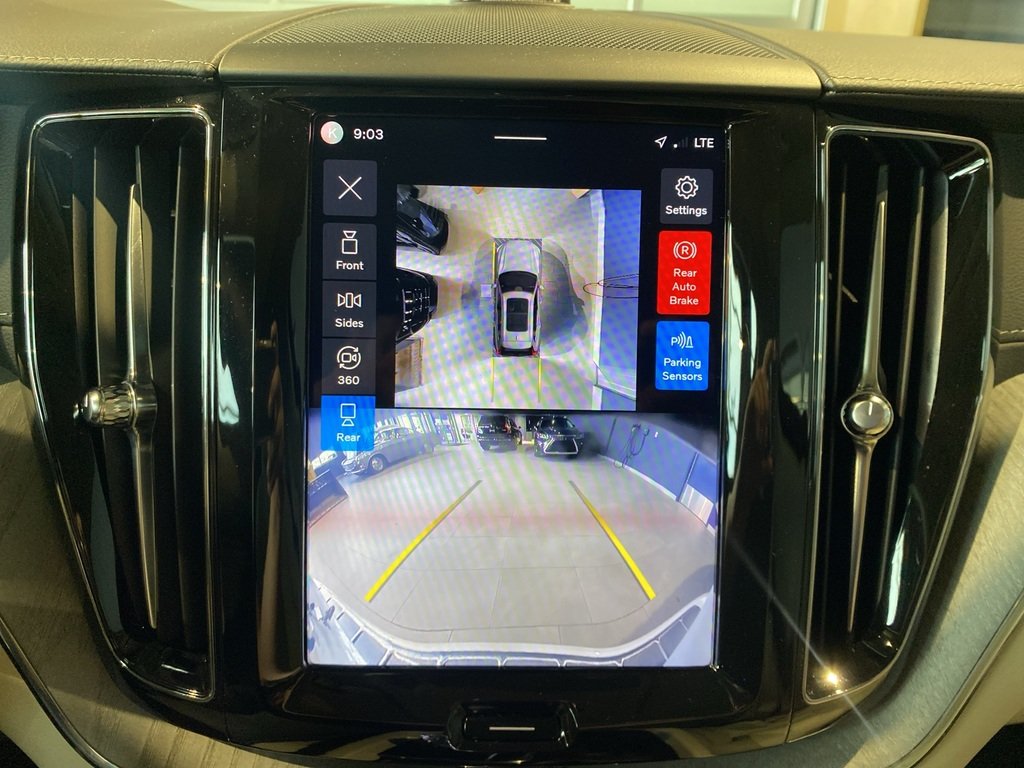 2025 Volvo XC60 B5 AWD Ultra Dark Theme-17