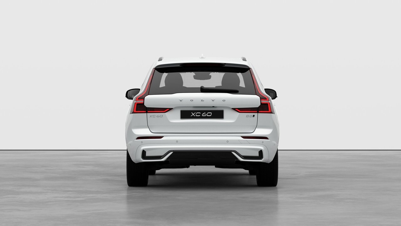 2026 Volvo XC60 Ultra Dark Theme-5