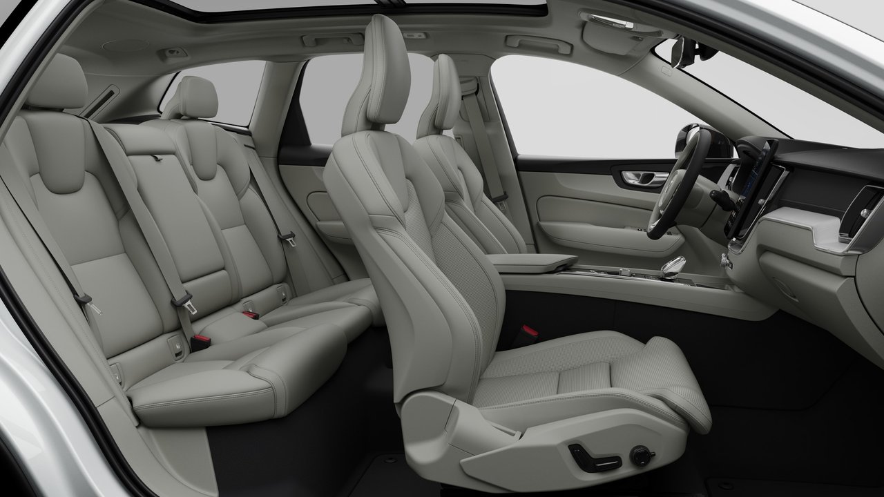 2026 Volvo XC60 Ultra Dark Theme-12