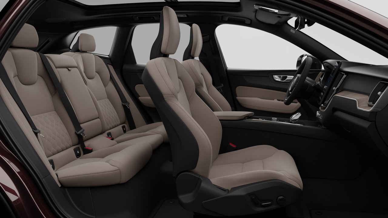 2026 Volvo XC60 Plus-12