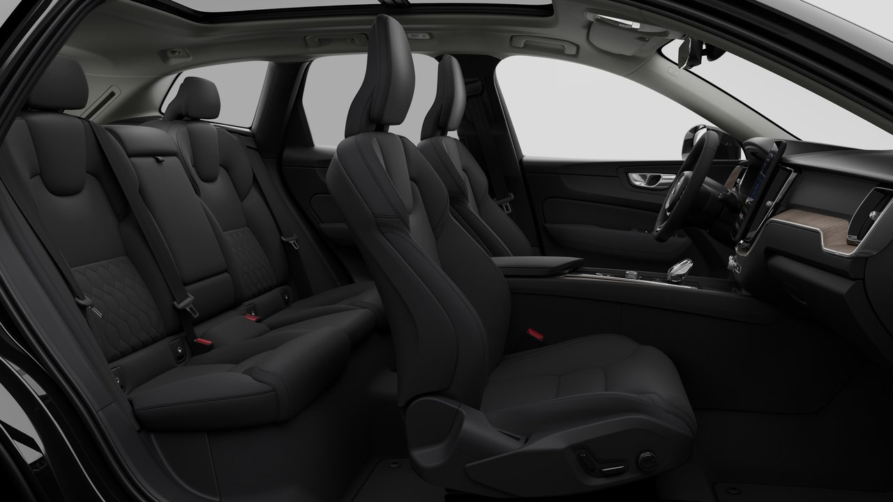 2026 Volvo XC60 Plus Dark Theme-12