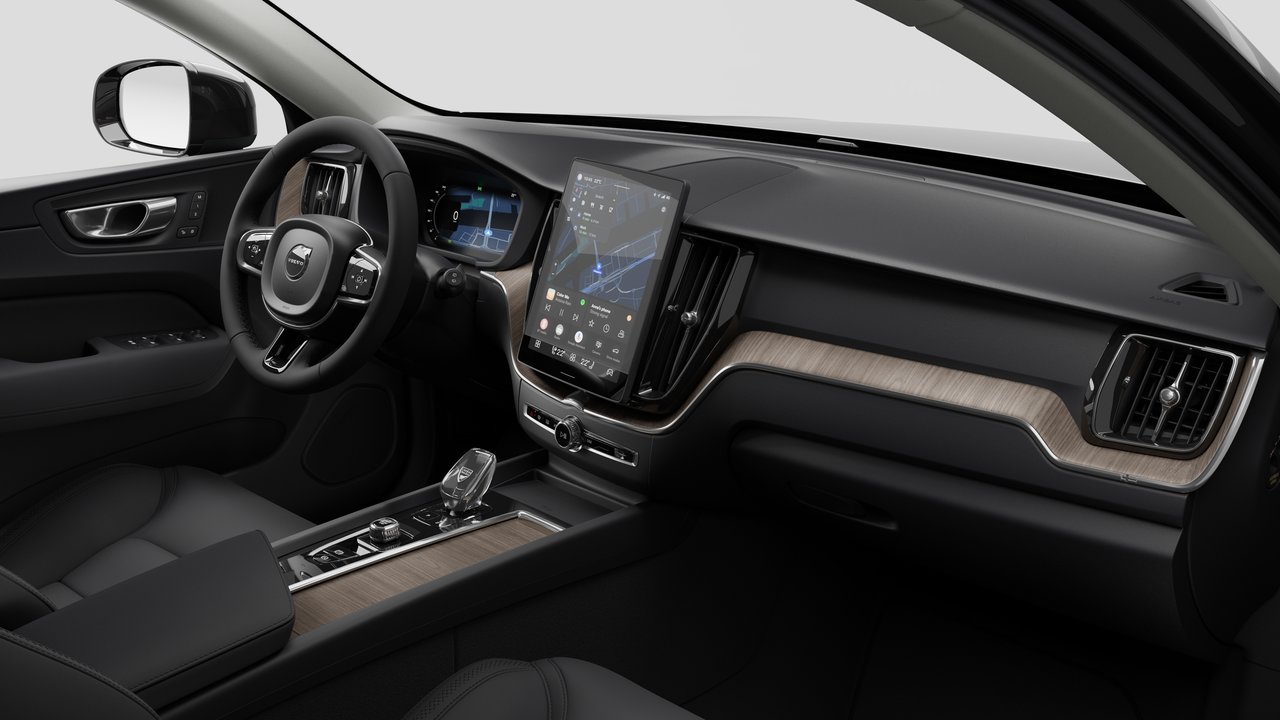 2026 Volvo XC60 Plus Dark Theme-9