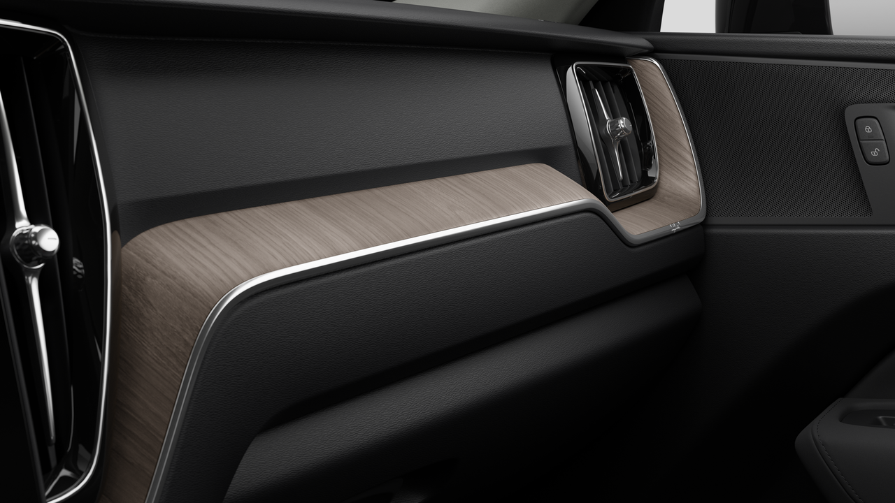 2026 Volvo XC60 Plus-8