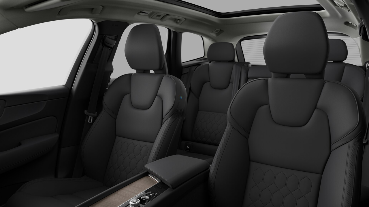 2026 Volvo XC60 Plus-11