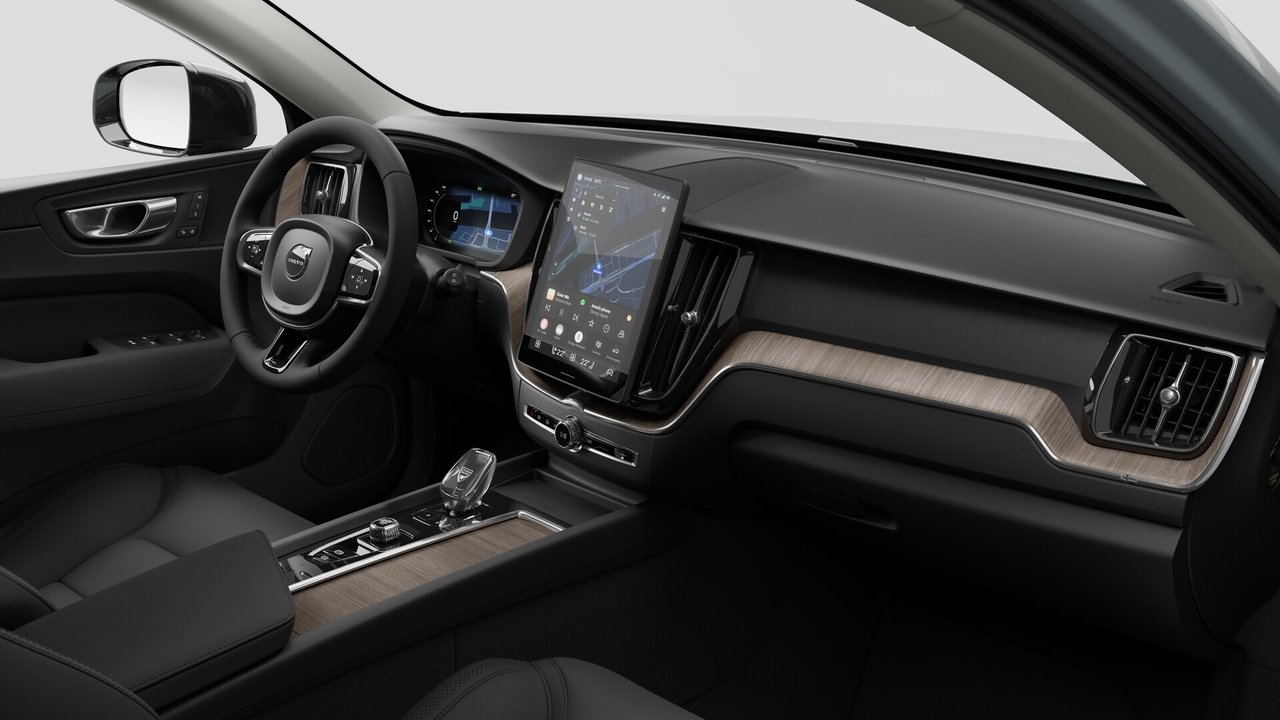 2026 Volvo XC60 Plus-9
