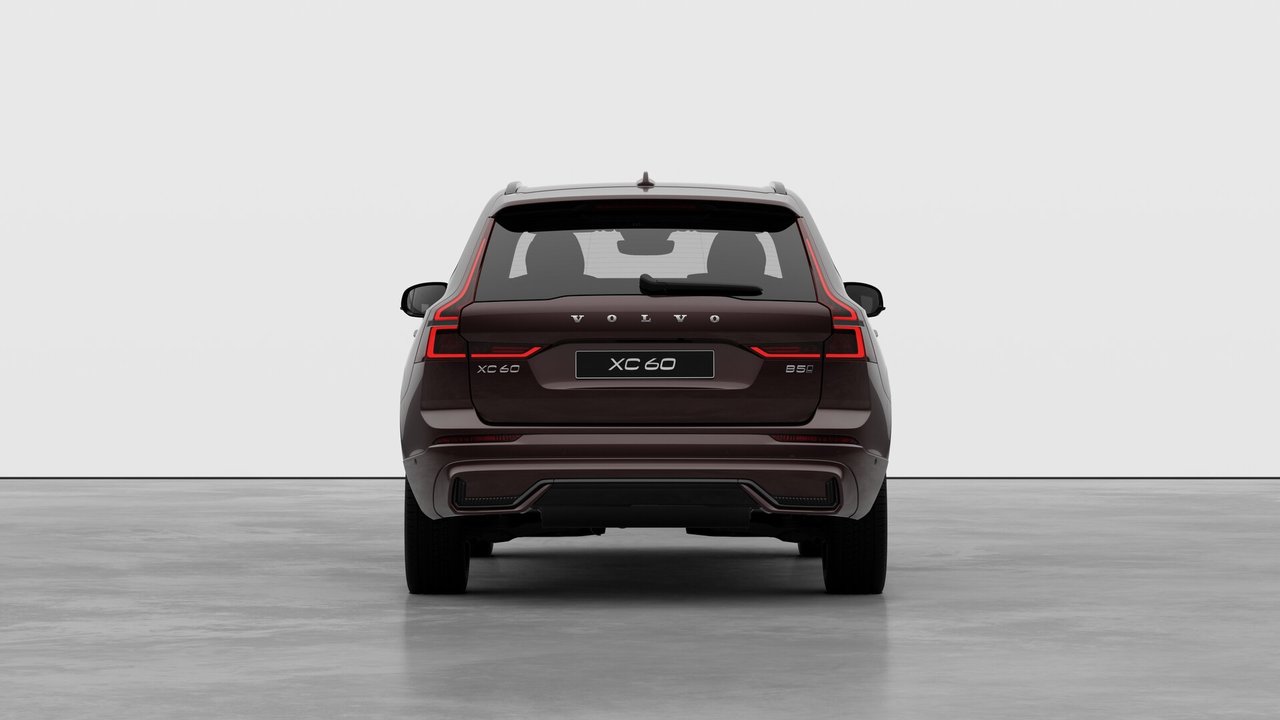2027 Volvo XC60 Plus Dark Theme-5