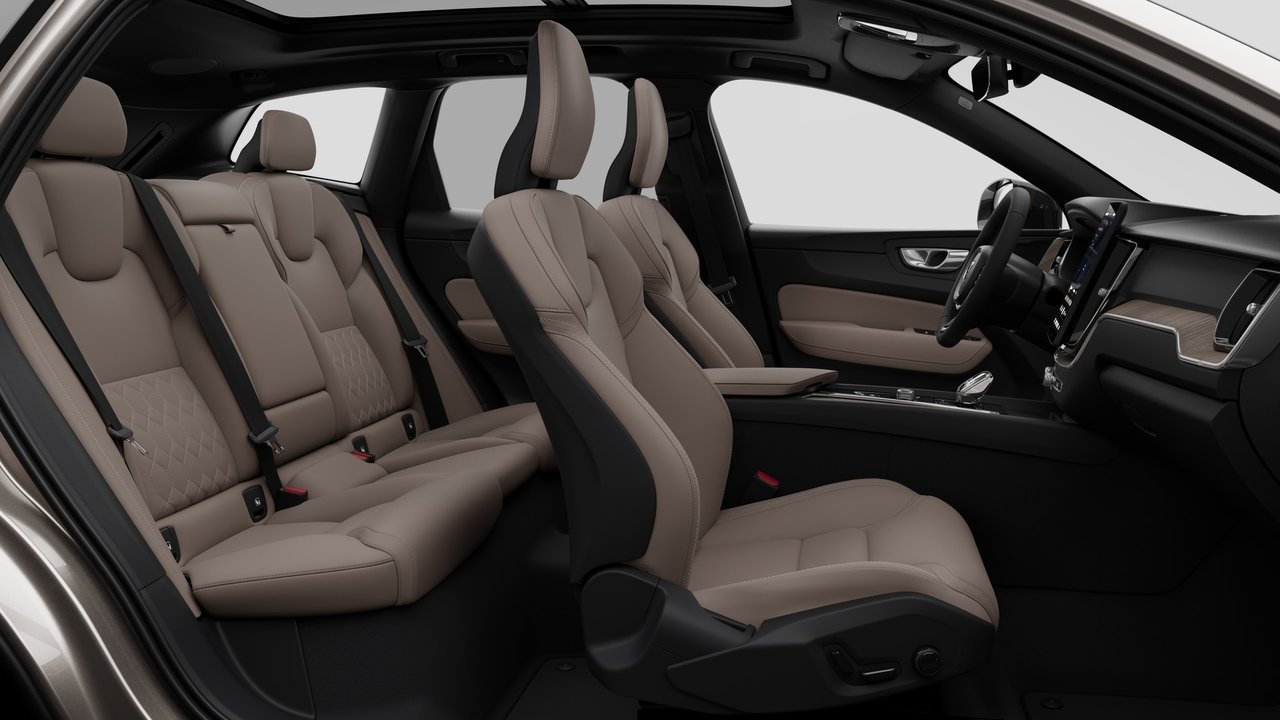 2027 Volvo XC60 Plus Dark Theme-12
