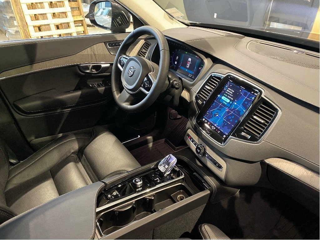 2025 Volvo XC90 Plug-In Hybrid T8 AWD Ultra Bright Theme 7-Seater-23