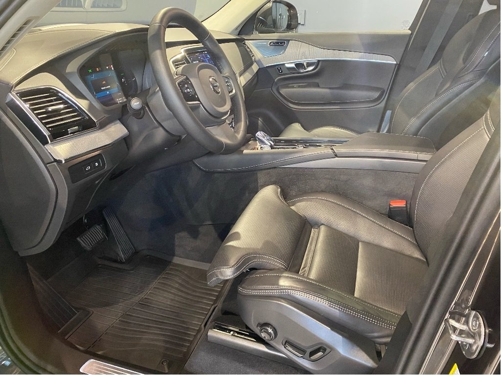 2025 Volvo XC90 Plug-In Hybrid T8 AWD Ultra Bright Theme 7-Seater-9