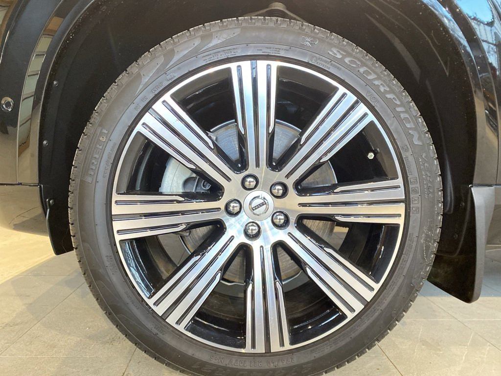 2025 Volvo XC90 Plug-In Hybrid T8 AWD Ultra Bright Theme 7-Seater-8