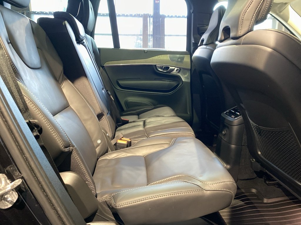 2025 Volvo XC90 Plug-In Hybrid T8 AWD Ultra Bright Theme 7-Seater-24