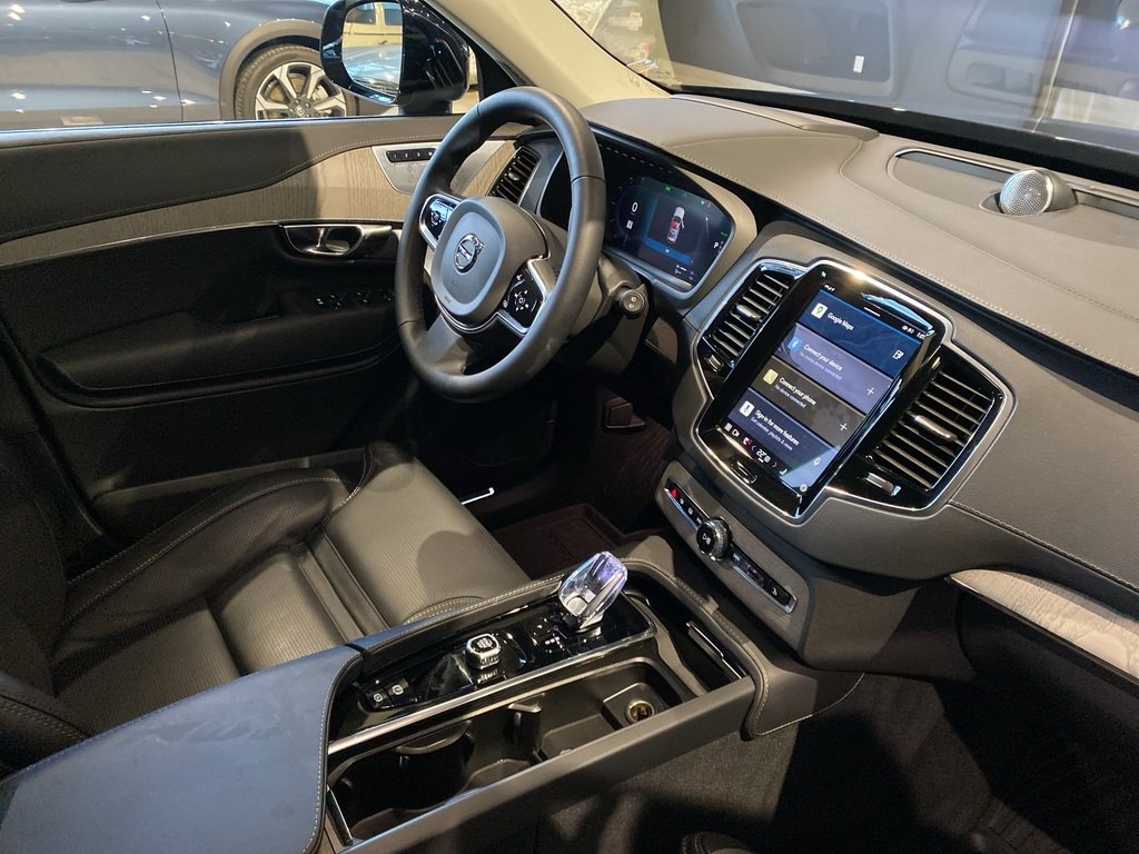 2025 Volvo XC90 Plug-In Hybrid T8 AWD Ultra Bright Theme 7-Seater-26