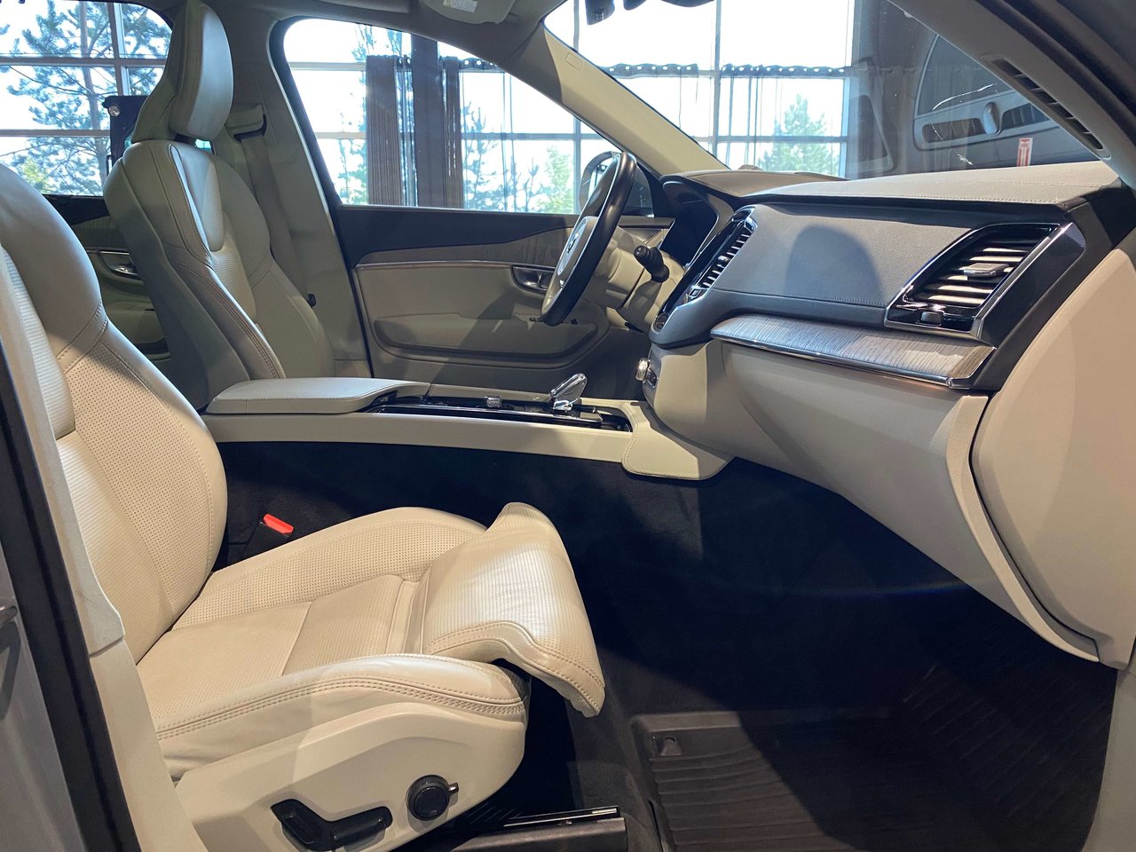 2025 Volvo XC90 Plug-In Hybrid T8 AWD Ultra Bright Theme 7-Seater-21