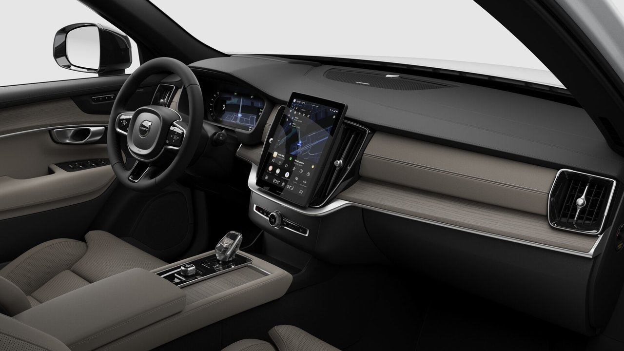 2026 Volvo XC90 Plug-in hybrid Ultra 7-Seater (Dark Theme)-9