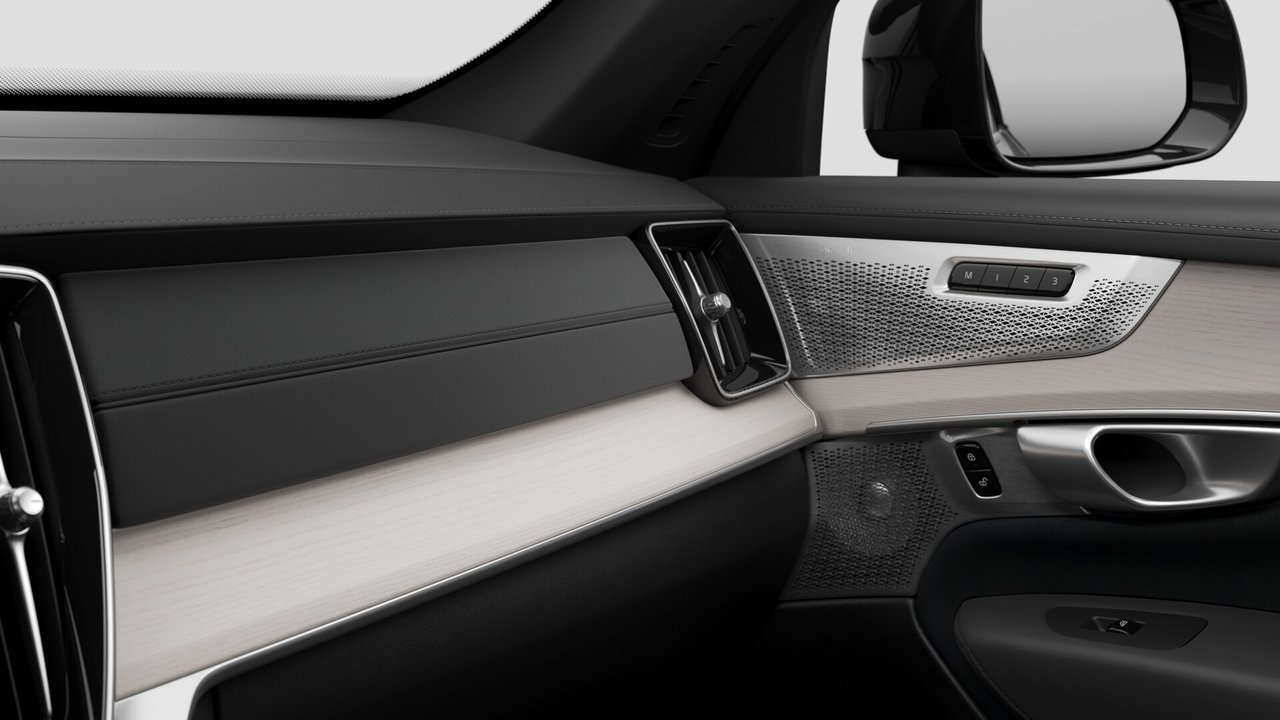 2026 Volvo XC90 Plug-In Hybrid Ultra Dark Theme-8