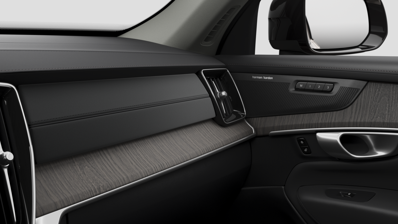2026 Volvo XC90 Plug-in hybrid Ultra 7-Seater (Dark Theme)-8
