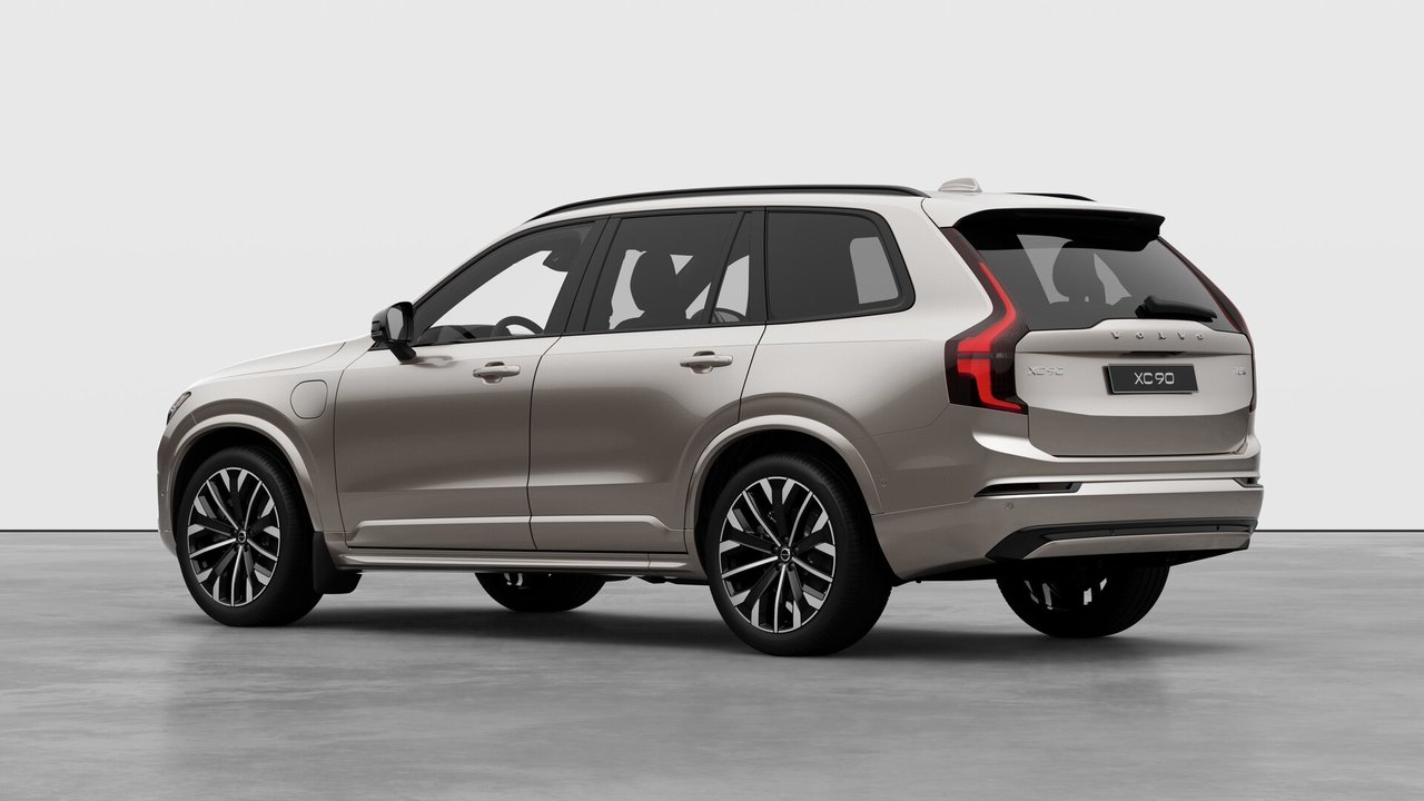 2026 Volvo XC90 Plug-in hybrid Ultra 7-Seater (Dark Theme)-1