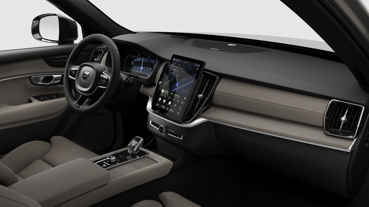 2026 Volvo XC90 Plug-in hybrid Ultra 7-Seater (Dark Theme)-9