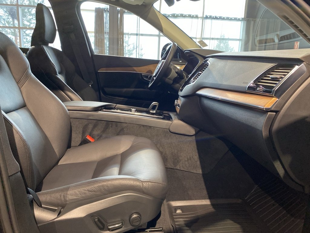 2024 Volvo XC90 Recharge T8 eAWD PHEV Plus Bright Theme 7-Seater-23