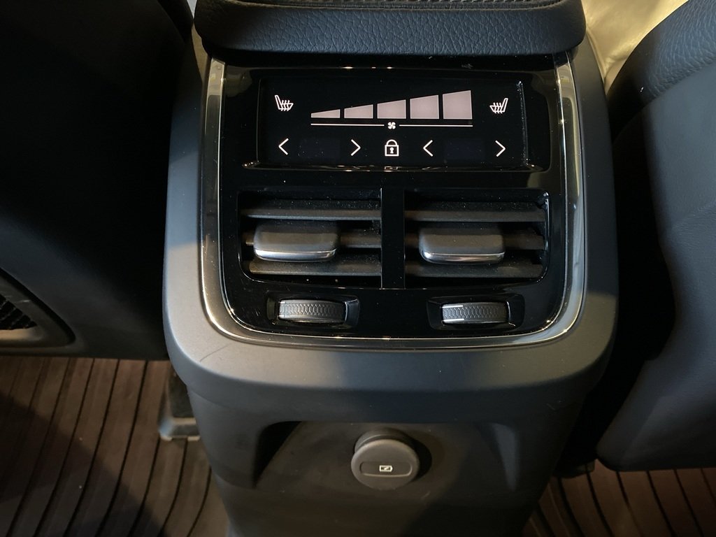 2022 Volvo XC90 Recharge Inscription Expression-18