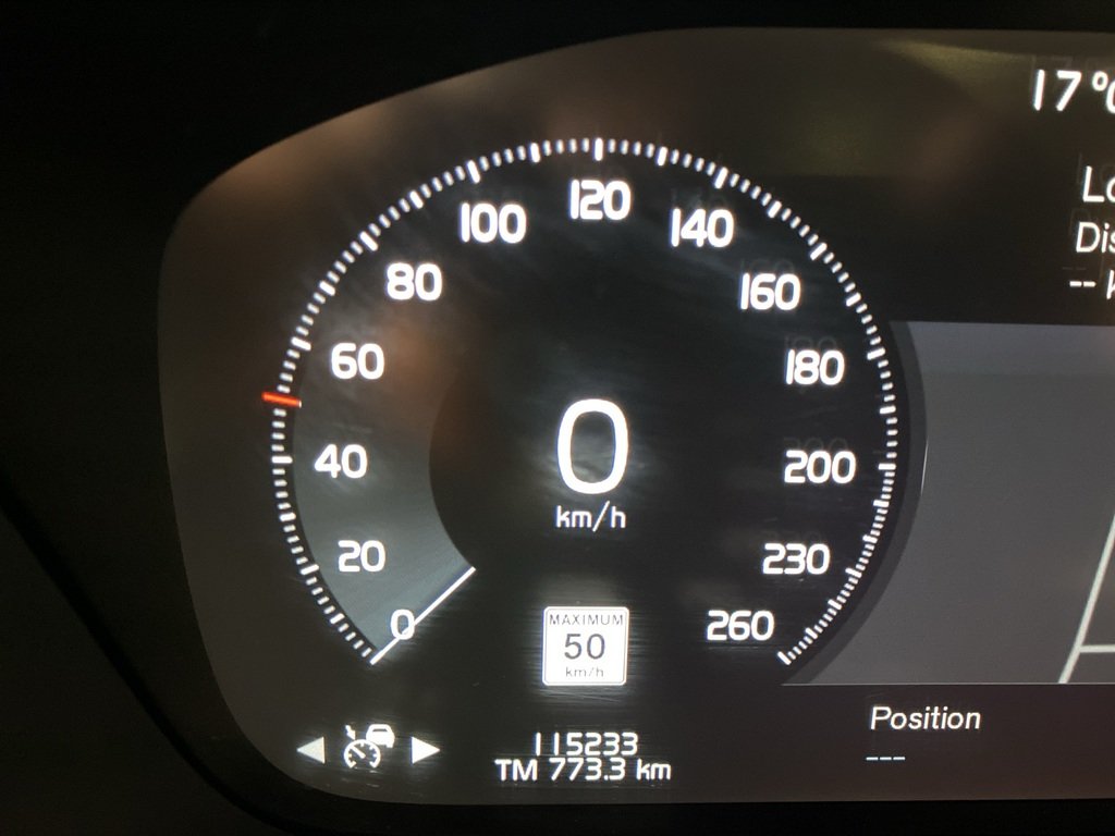 2022 Volvo XC90 T6 AWD Momentum (7-Seat)-15