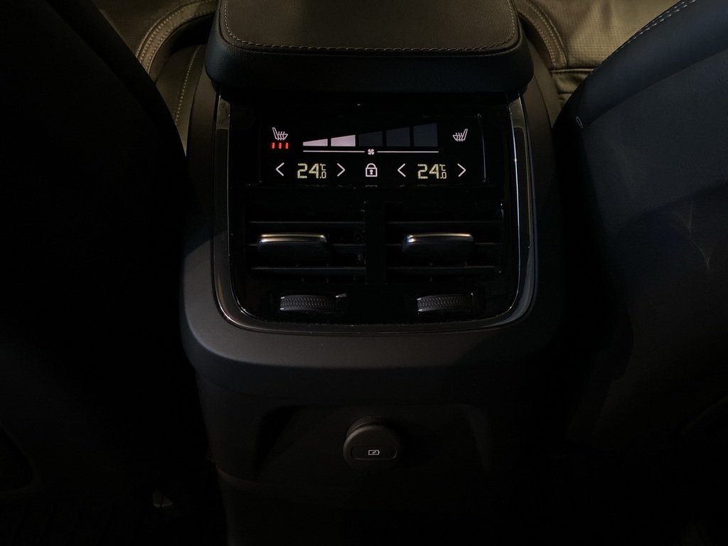2022 Volvo XC90 Recharge Inscription Extended Range-19