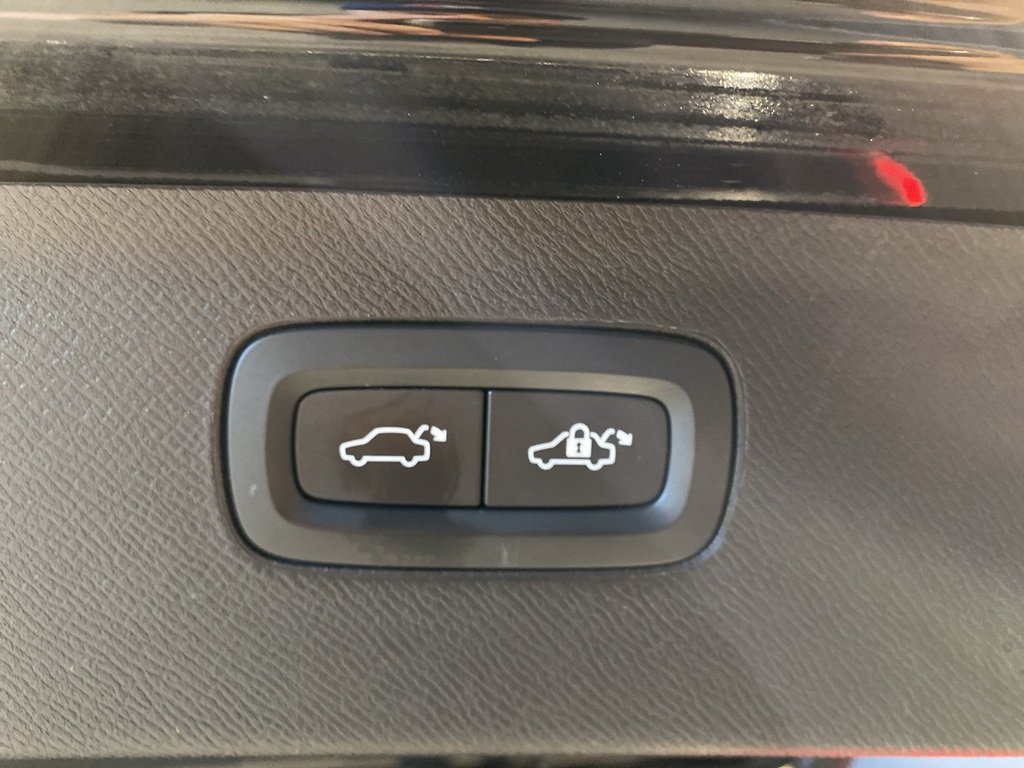 2022 Volvo XC90 Recharge Inscription Extended Range-23