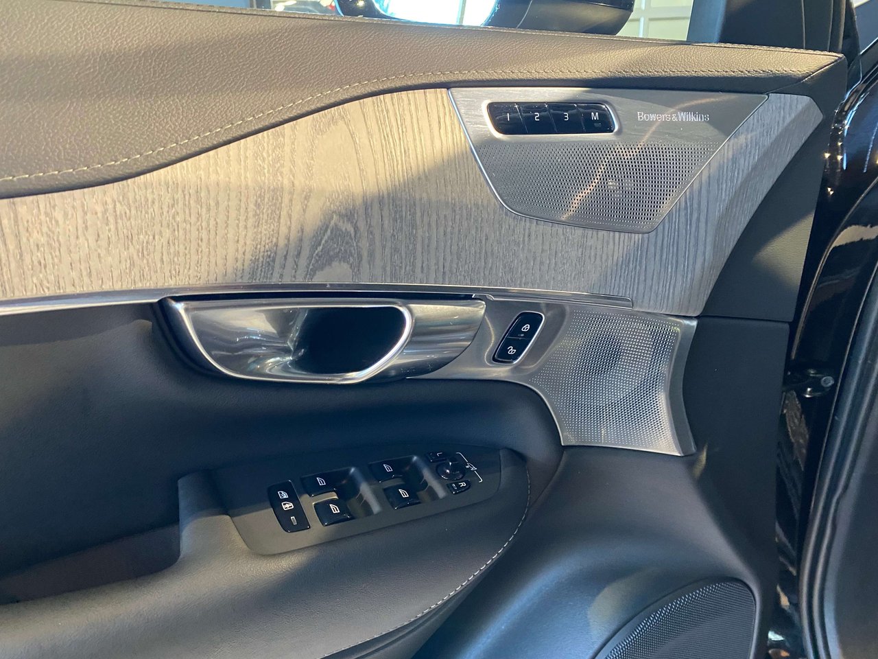 2022 Volvo XC90 T6 AWD Inscription (6-Seat)-9