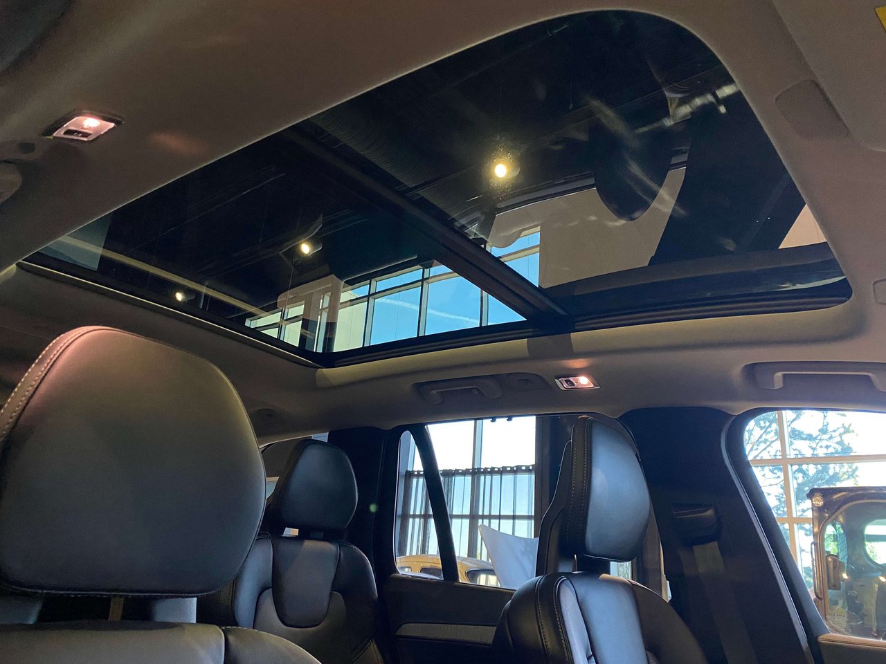 2022 Volvo XC90 T6 AWD Inscription (6-Seat)-25