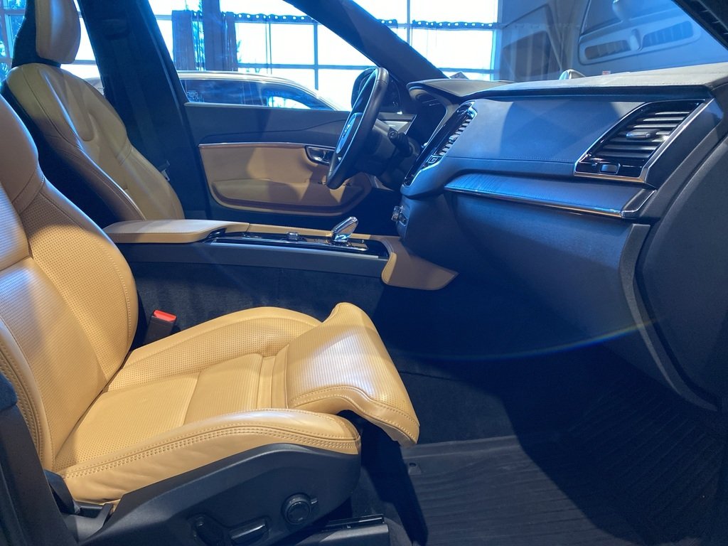 2023 Volvo XC90 B6 AWD Ultimate Dark-26