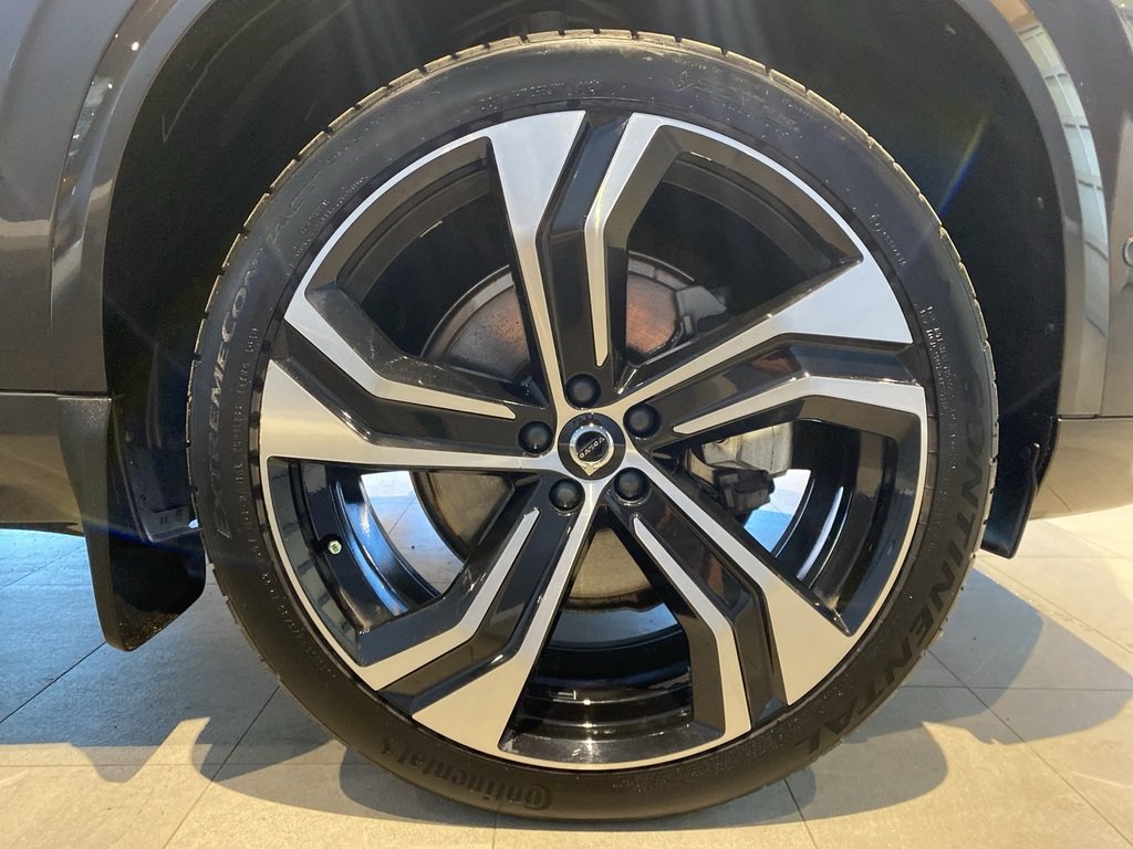 2023 Volvo XC90 B6 AWD Ultimate Dark-8