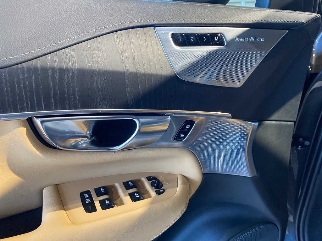 2023 Volvo XC90 B6 AWD Ultimate Dark-11