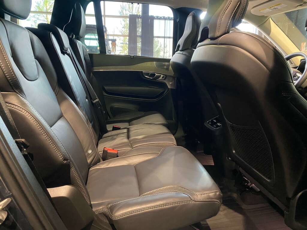 2023 Volvo XC90 B6 AWD Ultimate Bright-24