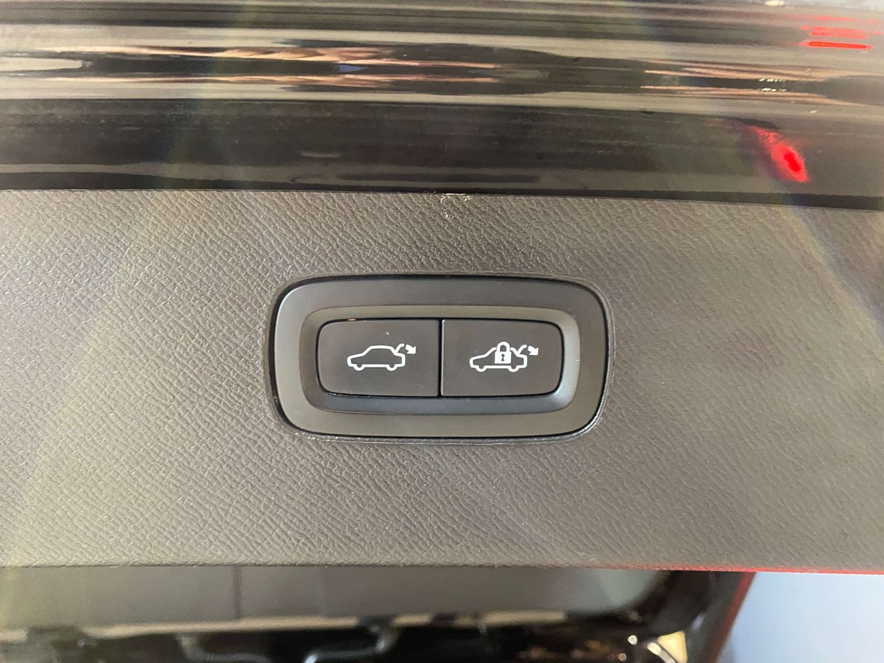 2023 Volvo XC90 Recharge Ultimate Dark-23